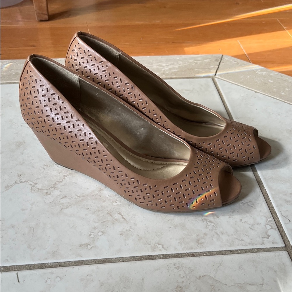Comfort Plus by Predictions Tan Peep-Toe Wedges